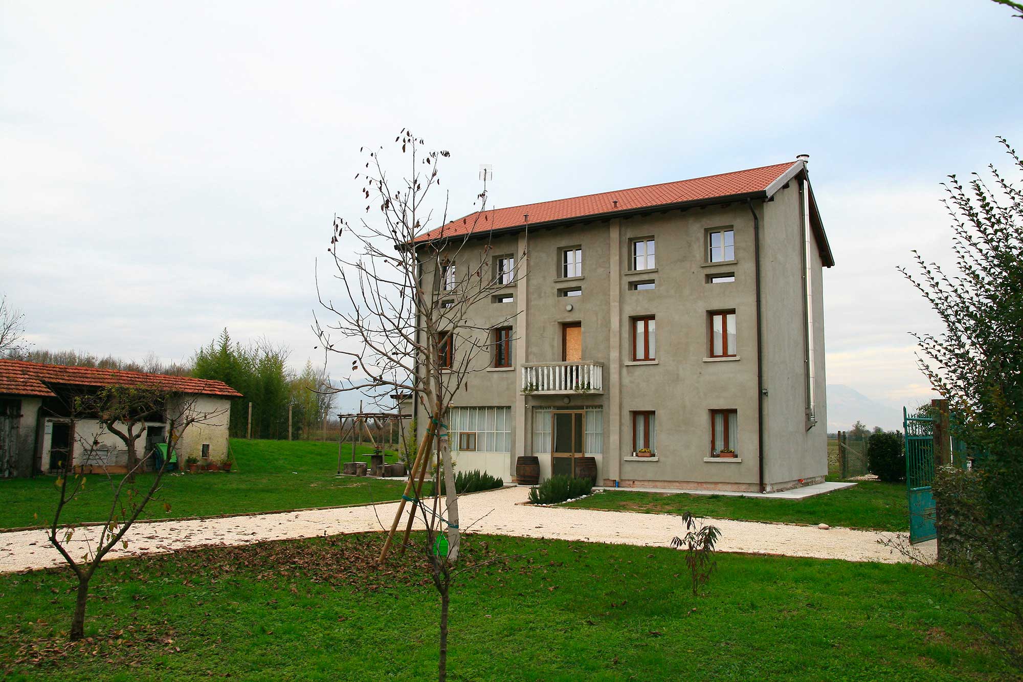 camino-a-legna-nero-1